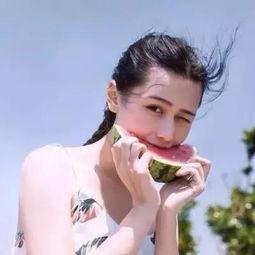 网红吃瓜微信头像图片女,揭秘网络红人的幕后生活