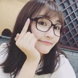 网红吃瓜微信头像图片女,揭秘网络红人的幕后生活