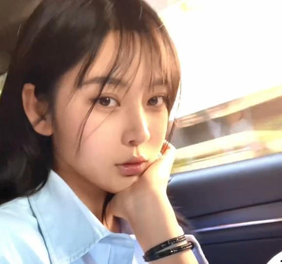 吃瓜网红头像图片女的,揭秘网红吃瓜头像背后的魅力