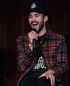 网红男博主吃瓜视频