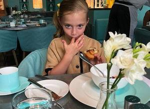 百万网红雅典娜吃瓜,吃瓜界的风云人物