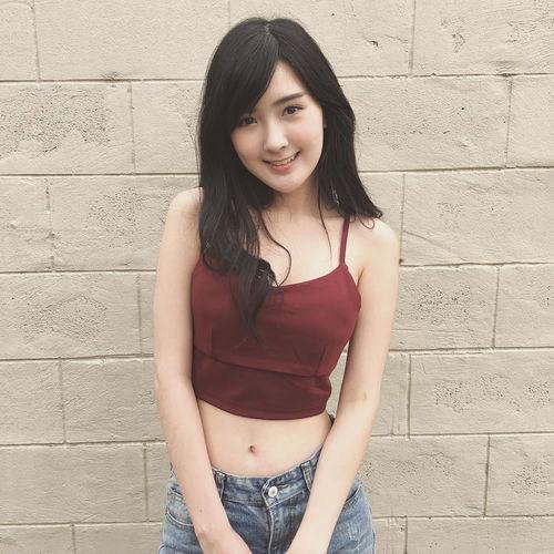 吃瓜女网红头像高清图片,揭秘吃瓜女网红高清头像背后的魅力