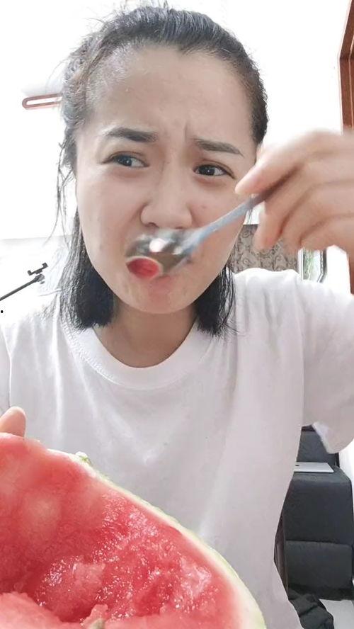 网剧一本正经吃瓜,揭秘网剧背后的娱乐江湖