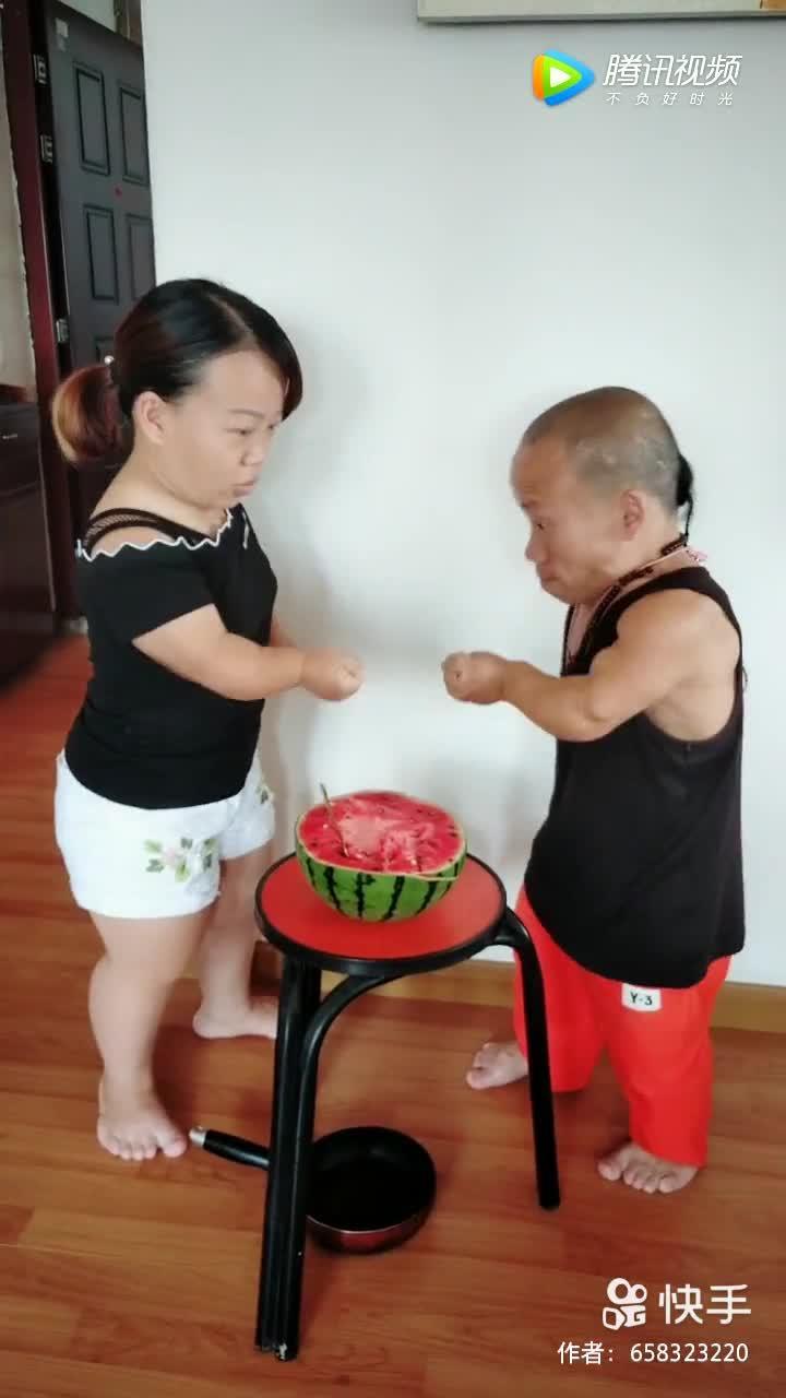 网红吃瓜男女,揭秘男女网红的瓜界风云